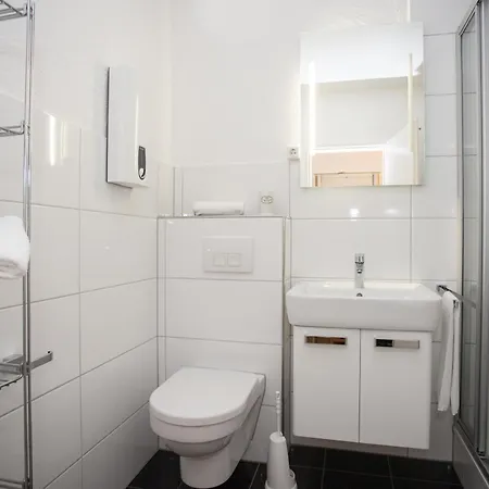 Apartment Welcome In - In Mit Balkon Und Abstellraum